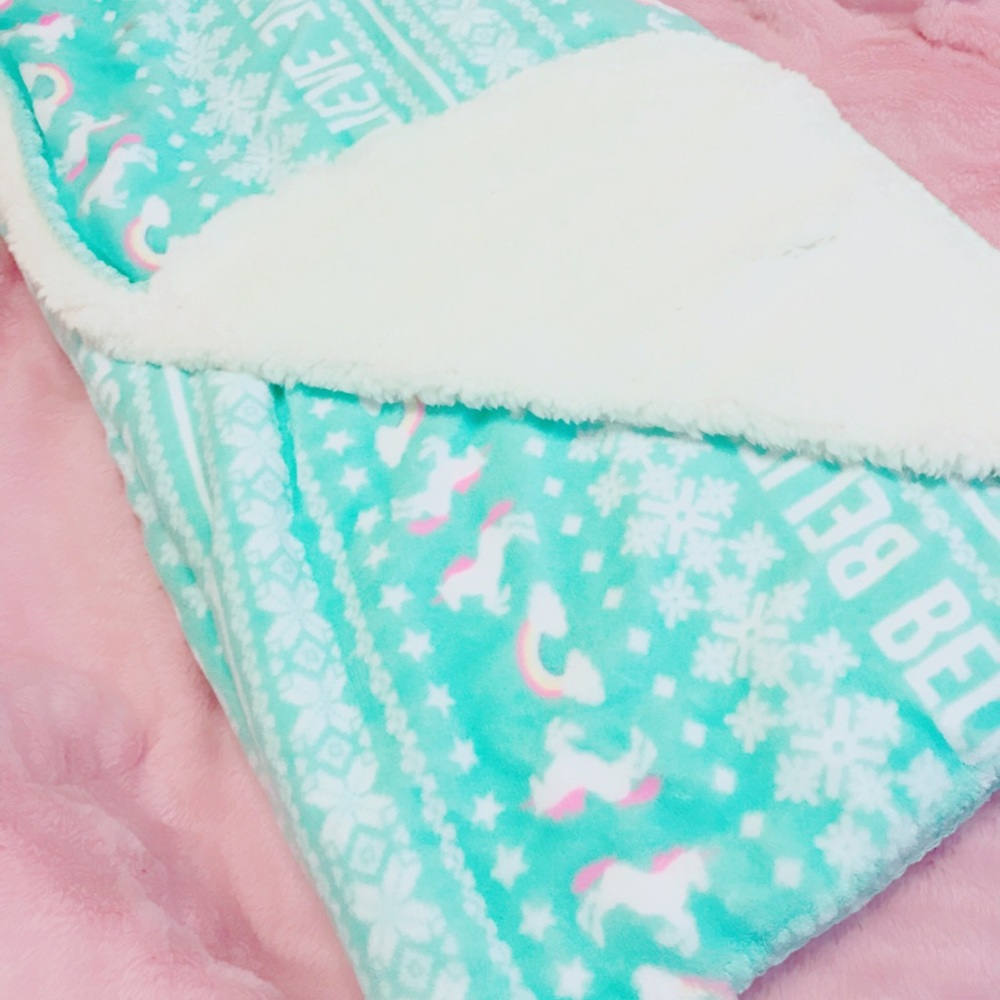 Unicorn Teal plush blanket